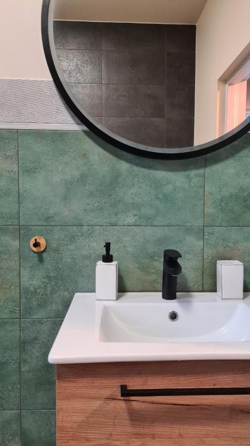 Urocze Apartamenty Na Wsi Goledzinow ภายนอก รูปภาพ