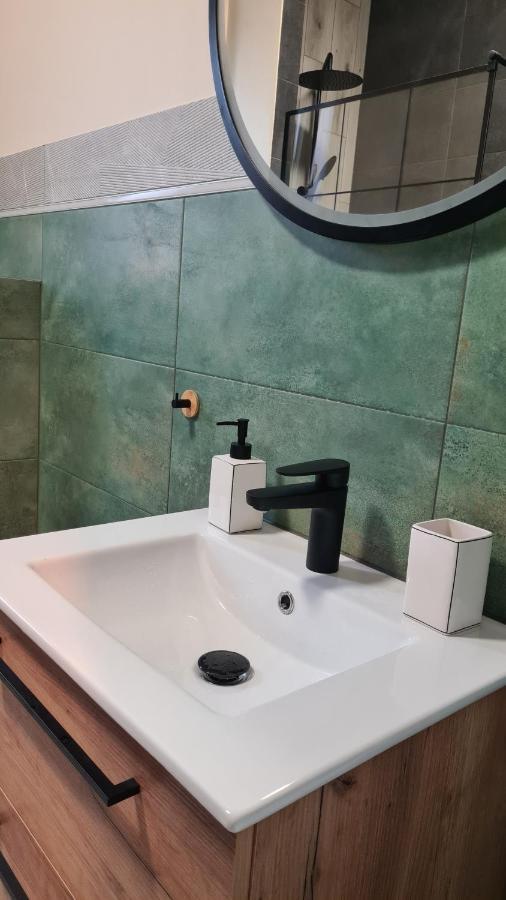 Urocze Apartamenty Na Wsi Goledzinow ภายนอก รูปภาพ